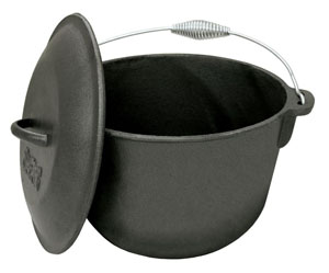 black iron cooking pot - great for cooking ducks